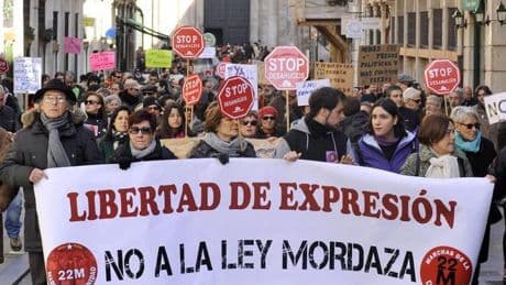 La 'ley Mordaza' cumple 10 años ante la incapacidad del Gobierno y los socios de pactar su reforma