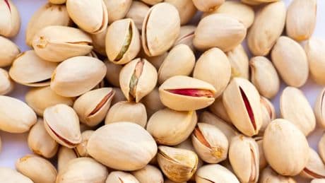 Apéro: cacahuètes, noix de cajou, pistaches... Sont-elles vraiment plus saines que les chips?