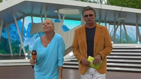 „Gemein“: Im ZDF-„Fernsehgarten“ spielt Hans Sigl mit Andrea Kiewels Ängsten
