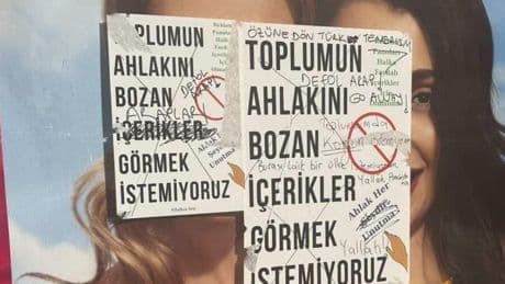 İstanbul'da gülümseyen kadın afişi hedefte: “Toplum ahlakı” gerekçesiyle sansür
