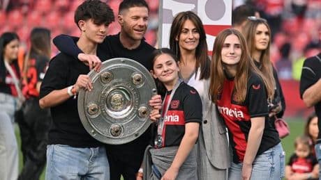 Fußball-Bundesliga: Schwerer Abschied für Alonsos Frau: "War hier so glücklich"