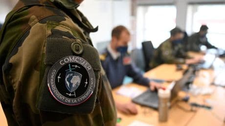 Un contrat à 250 millions d'euros: les "cyber soldats" français vont être formés par Airbus ces huit prochaines années
