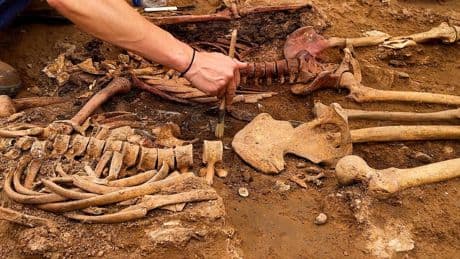 La ejecución de dos maquis y el matrimonio que los cobijó, al descubierto en una fosa del franquismo