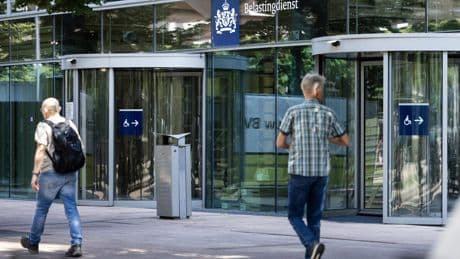 Forfait in box 3 stijgt fors, vermogenden overwegen vlucht naar bv: ’Je kunt er belasting mee besparen, maar risico ligt op de loer’