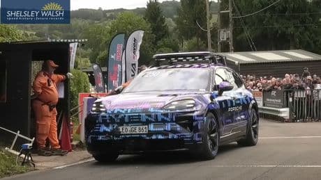 Ganz ohne Tamtam: Porsche zeigt Prototyp des ersten Elektro-Cayenne