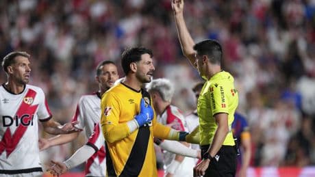 Los árbitros, el Real Madrid y la gata Flora