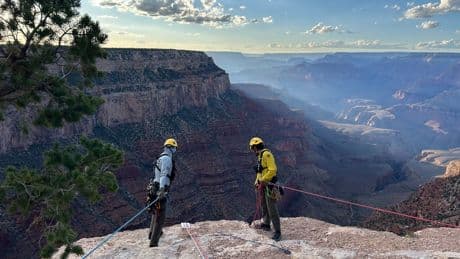 Man dies after driving over edge of Grand Canyon hiking trail