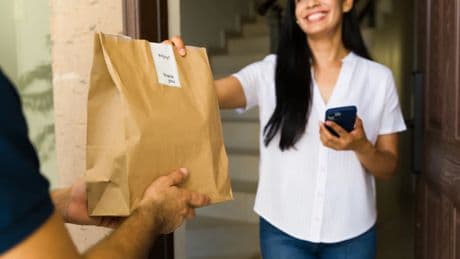De los platos preparados a los menús a domicilio: la comodidad gana espacio en los hogares