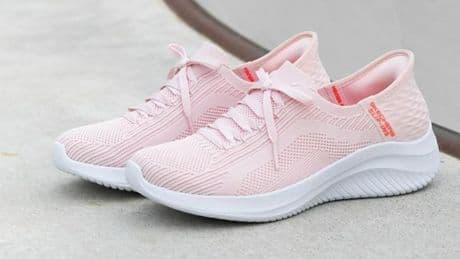 Skechers rebaja las zapatillas que vas a querer esta primavera tanto para ti como para tu madre porque son cómodas y estilosas