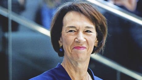 Charlotte Merz: Kanzlergattin und Richterin