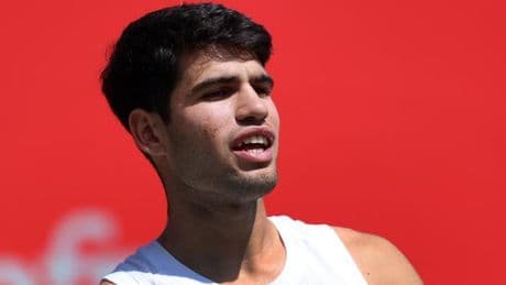 Alcaraz - Walton: horario y dónde ver hoy su debut en Queen's 2025 por TV, online y en directo