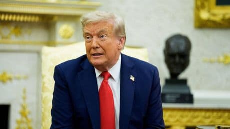 Wegen Betrügereien: 464 Millionen Dollar Geldstrafe für Trump: Richter hebt Strafmaß auf