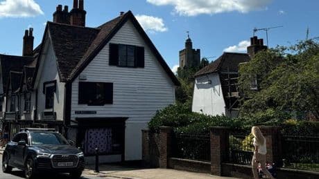 I visited pretty UK town with lavender fields just 30 minutes from London