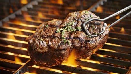 Steak wie aus dem Restaurant: So zaubern Sie es zu Hause auf den Punkt