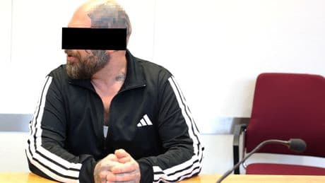 Staatsanwalt sicher  - Mann beißt Freundin beide Ohren ab