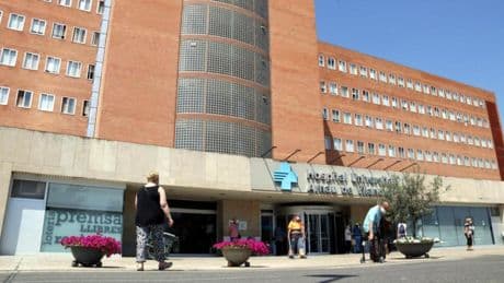 Pacientes del Arnau de Vilanova de Lleida denuncian temperaturas de 38º en el interior del hospital