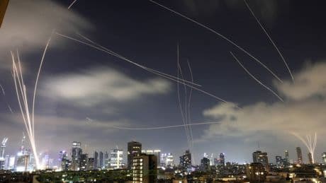 Liveticker Iran & Israel: Teheran: Hyperschallraketen auf Israel abgefeuert