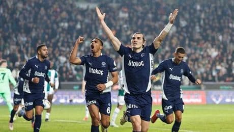 Fenerbahçe sezonu taraftarı önünde kapatıyor