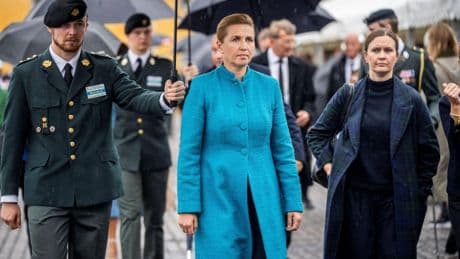 La primera ministra danesa, la socialista Frederiksen, carga contra Sánchez por "aplaudir a los vándalos" en La Vuelta