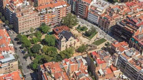 El pueblo más barato para comprarse una casa o un piso a menos de 15 minutos en coche de Barcelona