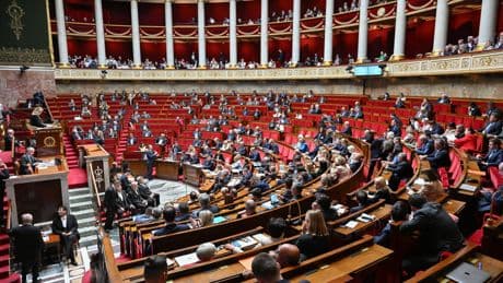 Un « droit à l'aide à mourir » adopté par les députés