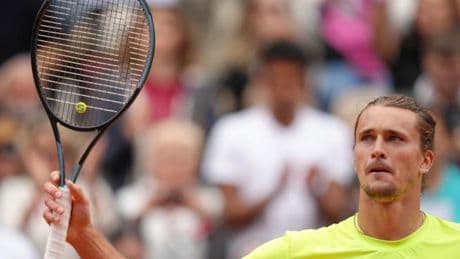 Alexander Zverev spaziert in Paris in die zweite Runde