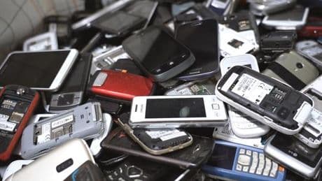 Reconditionnement des ordinateurs et smartphones : près de 400 ateliers en France, mais un maillage du territoire encore inégal
