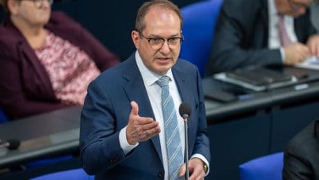 Debatte im Bundestag: Verhärtete Fronten zur Messerkriminalität
