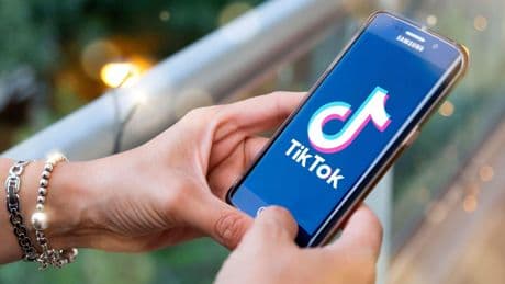 TikTok multata di 530 milioni dall’Irlanda per invio dati in Cina
