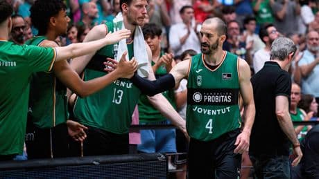 Pau Ribas pone fin a 20 años de carrera y su amigo Ricky Rubio no quiso perderse la despedida