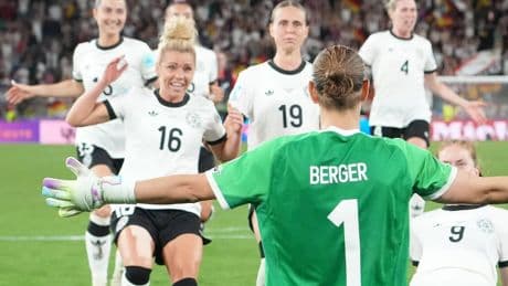 Frauen-EM: Ann-Katrin Berger nach Kritik wieder im Mittelpunkt