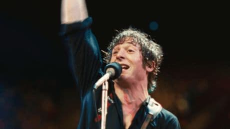Jeremy Allen White devient Bruce Springsteen dans le biopic consacré à la légende du rock