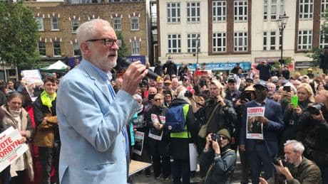 İngiltere’de Corbyn’in parti girişimi ve dengelerin değişme ihtimali