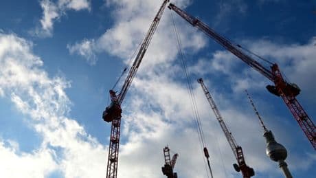 Hubertz verspricht beim Wohnungsbau "ambitioniertes Tempo"