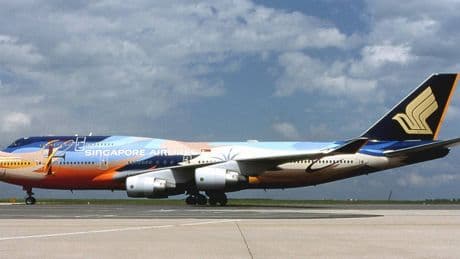 La pioggia, il decollo dalla pista sbagliata, lo schianto. Gli 83 morti sul Singapore Airlines SQ006