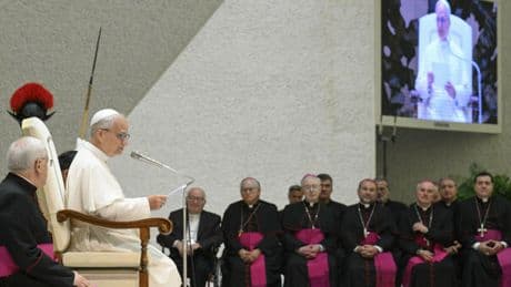 Israele-Iran, Papa Leone: «Nessun Paese minacci l'esistenza di un altro». Il ministro iraniano rassicurava sul nucleare "pacifico"