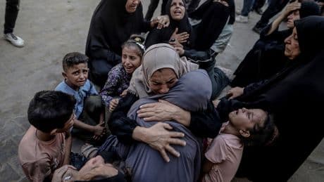 İsrail’in saldırdığı Gazze’de 12 Filistinli hayatını kaybetti