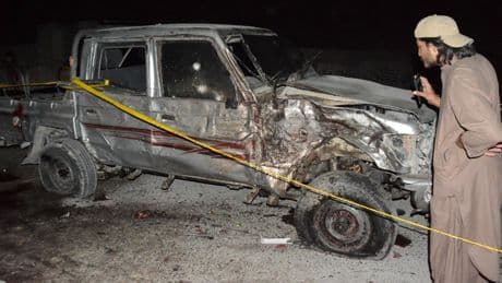 Pakistan'ın kuzeybatısında askeri tesise bombalı saldırı