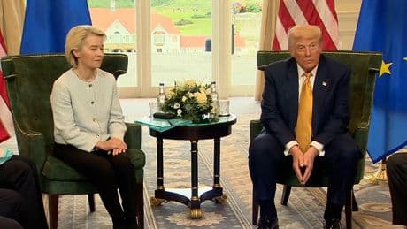 Trump over gesprek met Von der Leyen: ’Vijftig procent kans dat we eruit komen’