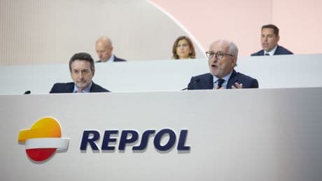Repsol reafirma su apuesta por el petróleo frente al "buenismo" energético de China o Alemania y carga contra la apuesta europea del vehículo eléctrico