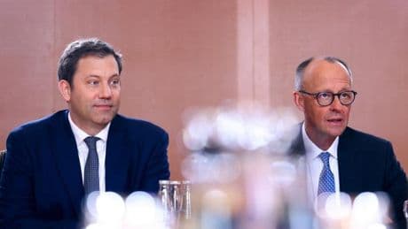 Merz regelt Hierarchie in Regierung neu – und streicht gleich 25 Posten
