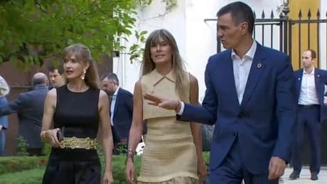 Sánchez, a su llegada a la cena de la Cumbre de la ONU en Sevilla: &quot;No quiero foto de familia&quot;