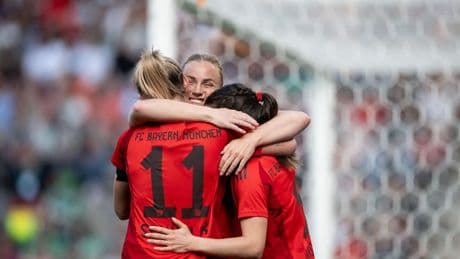 Pokal-Finale in Köln: 4:2 gegen Bremen: Bayern-Frauen machen Double perfekt