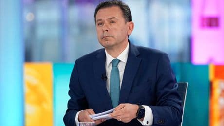 Portugal announces the expulsion of 18,000 foreigners ahead of a national election