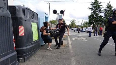 Una de las detenidas en las protestas de La Vuelta en Galicia fue trasladada al hospital