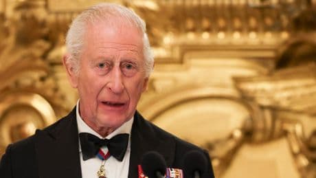 Italien-Besuch: König Charles bekommt Glas Nutella in Gold