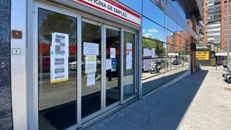 El SEPE avisa: los requisitos obligatorios para pasar de la RAI al subsidio de mayores de 52 años