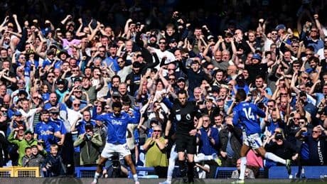 Ex-Liverpool and Everton star says Goodison Park atmosphere '10 times better' than Anfield
