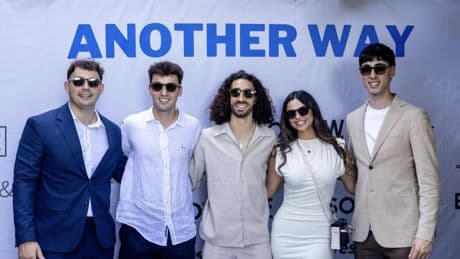 Marc Cucurella, estrella del Chelsea y La Roja, apoya el primer proyecto de su hermano menor