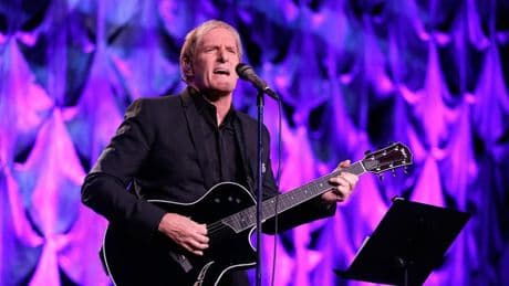 "Céder n'est pas une option": le chanteur Michael Bolton évoque son combat contre un cancer du cerveau
